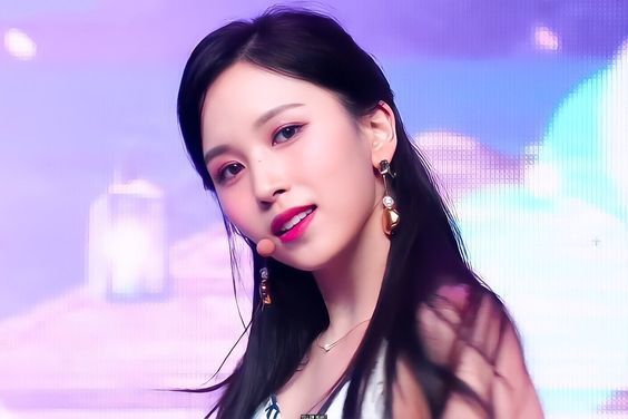 Sao Hàn sử dụng botox để vẻ ngoài đẹp hơn hoa trong màn ending?