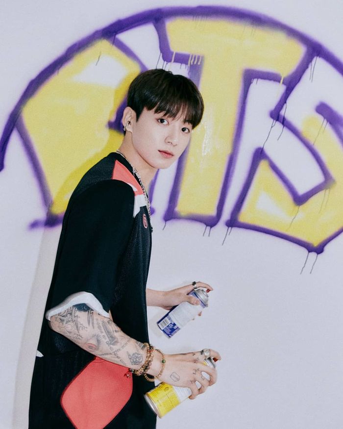 Sao Hàn tặng quà khủng cho người thân: Jungkook (BTS) chi hẳn 77 tỷ