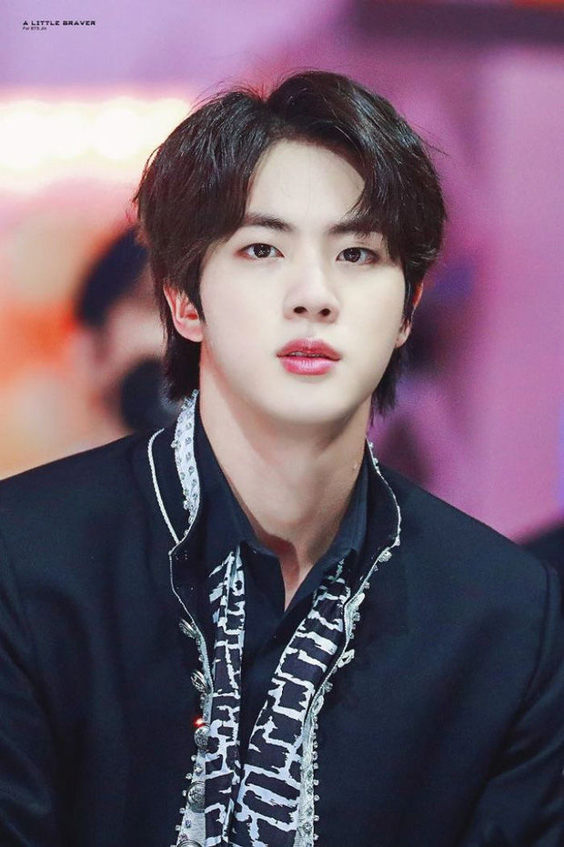 Sao Hàn tặng quà khủng cho người thân: Jungkook (BTS) chi hẳn 77 tỷ