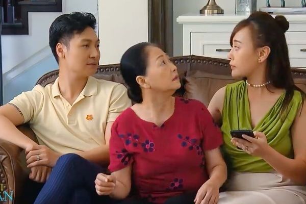 Sao Việt 24h: Cuộc sống của bố Sinh bị phơi bày trước nhà chồng Nam