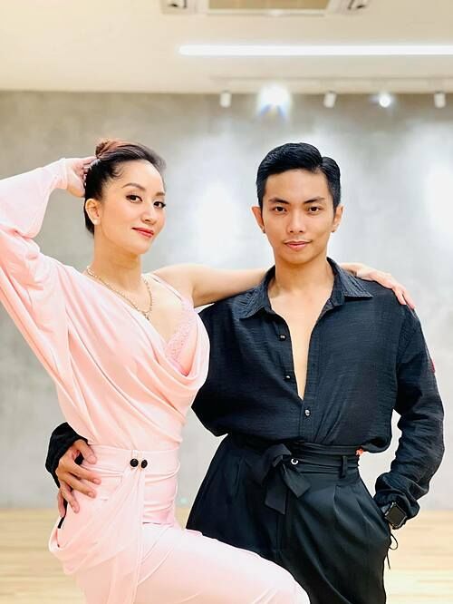 Sao Việt 24h: Long - Nam tình bể bình trong đám cưới