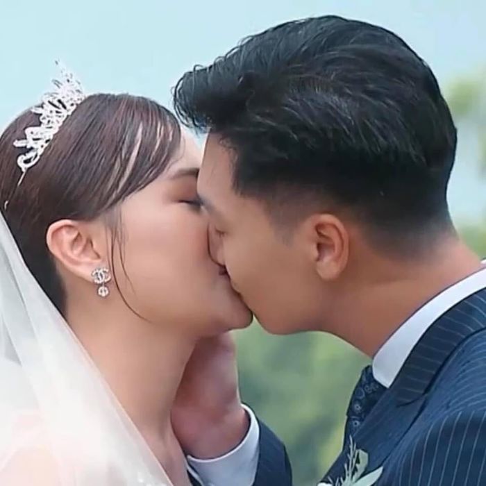 Sao Việt 24h: Nam - Long lừa dối khán giả, Vân Trang khoe bụng bầu