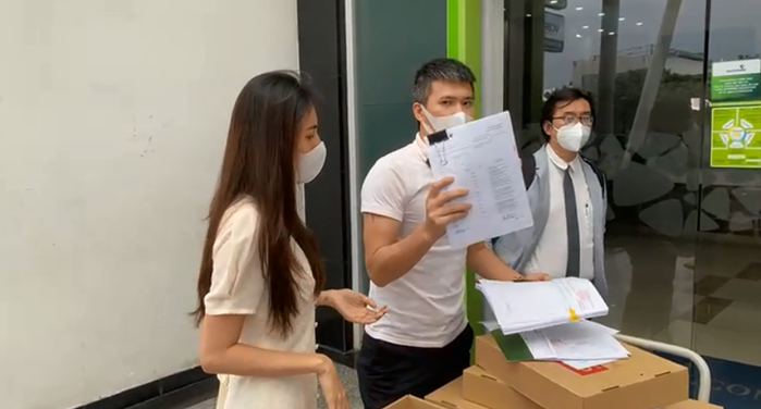 Sao Việt 24h: Nhiều nghệ sĩ cúng Tổ tại gia, Huy từ chối Dương