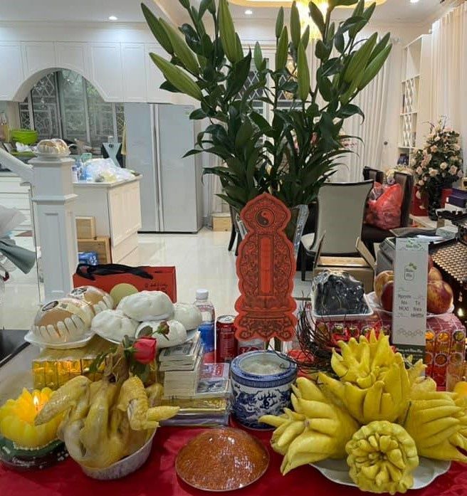 Sao Việt 24h: Nhiều nghệ sĩ cúng Tổ tại gia, Huy từ chối Dương