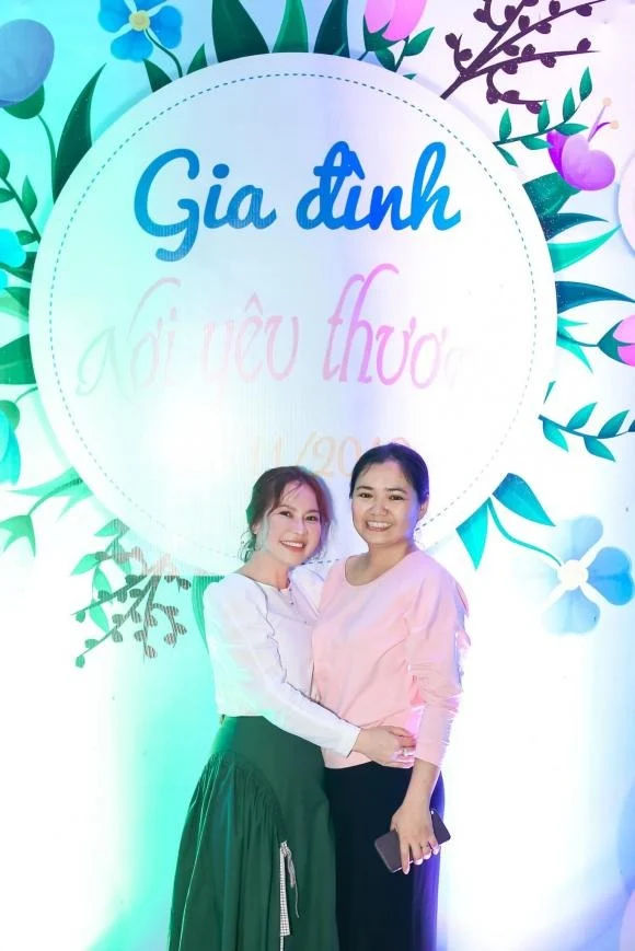 Sao Việt 24h: Bảo Thy sinh con đầu lòng cho chồng đại gia hơn tuổi?