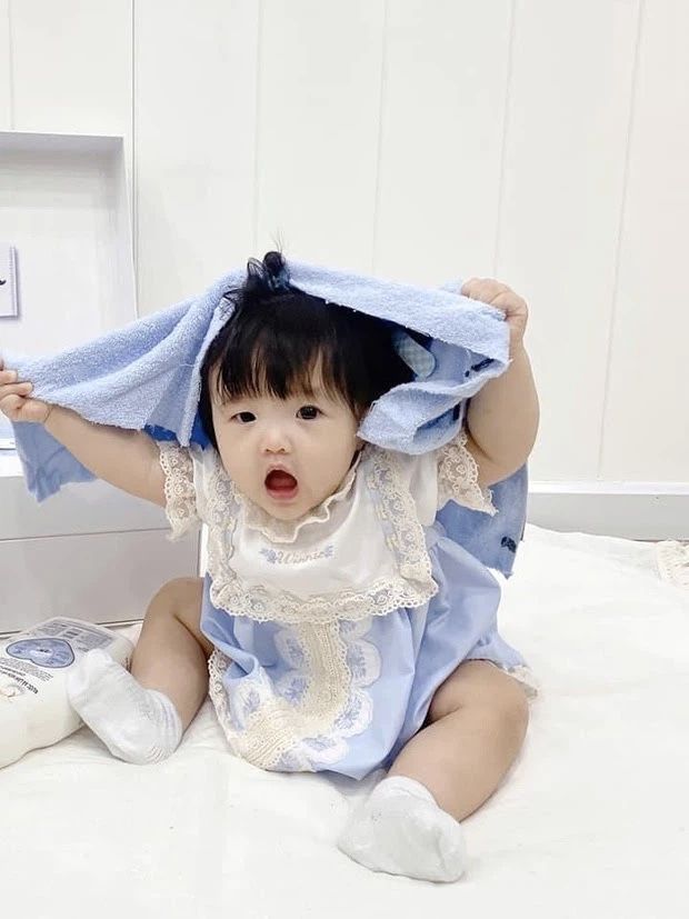 Sao Việt 24h: Vợ chồng Việt Hương vẫn phát oxy dù ngưng từ thiện