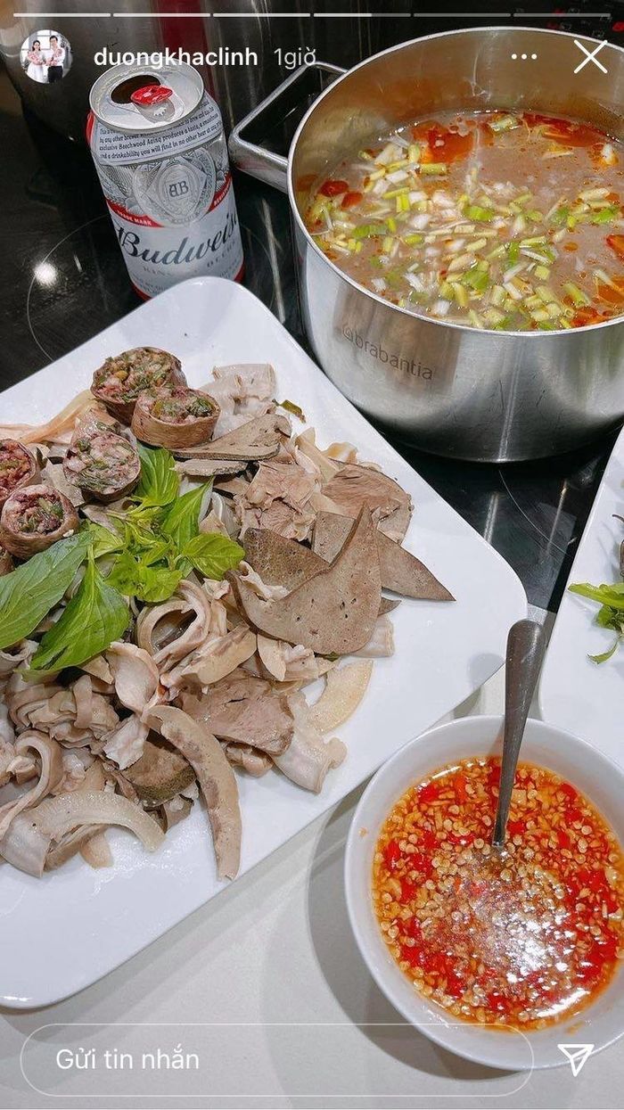 Sao Việt ăn gì hôm nay: món ăn với thịt gà lên ngôi