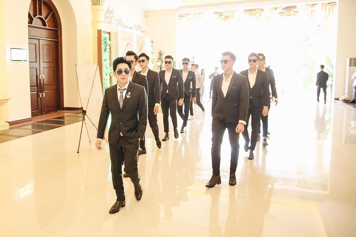 Sao Việt bỗng hóa danh hài vì dàn vệ sĩ đông như quân Nguyên