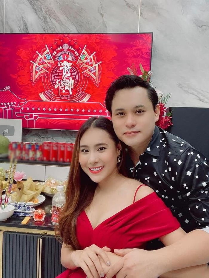 Sao Việt cúng Tổ nghề ở nhà: Người sơn hào hải vị, người mặc lồng lộn