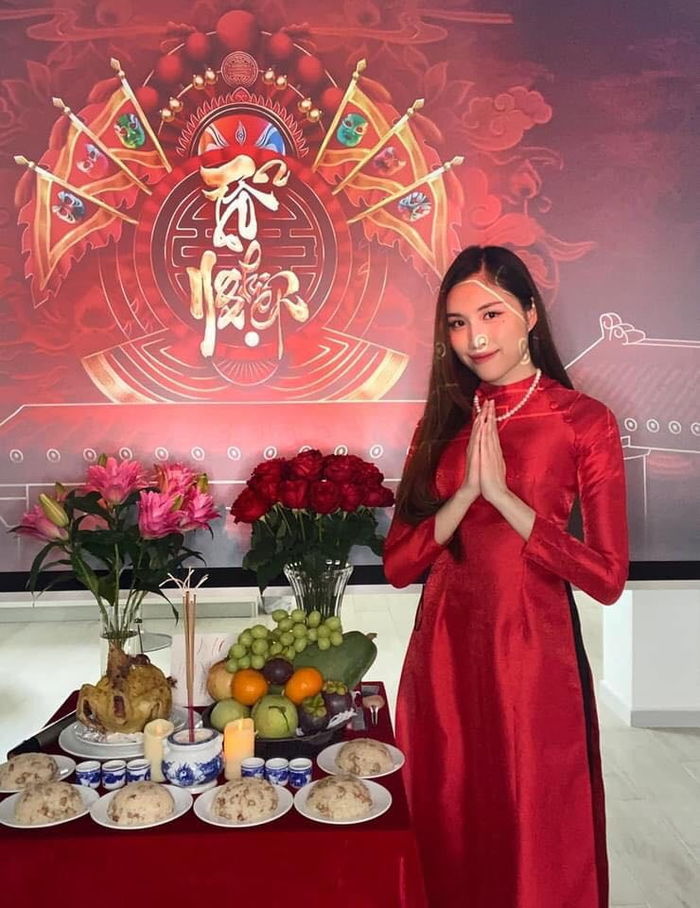 Sao Việt cúng Tổ nghề ở nhà: Người sơn hào hải vị, người mặc lồng lộn