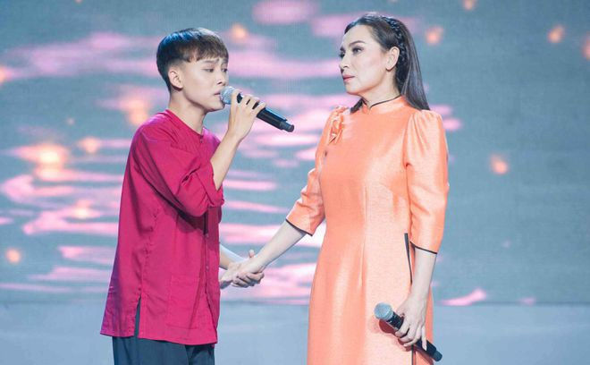 Sao Việt giàu sang cả họ được nhờ: Công Vinh cho chị nửa tỷ làm vốn