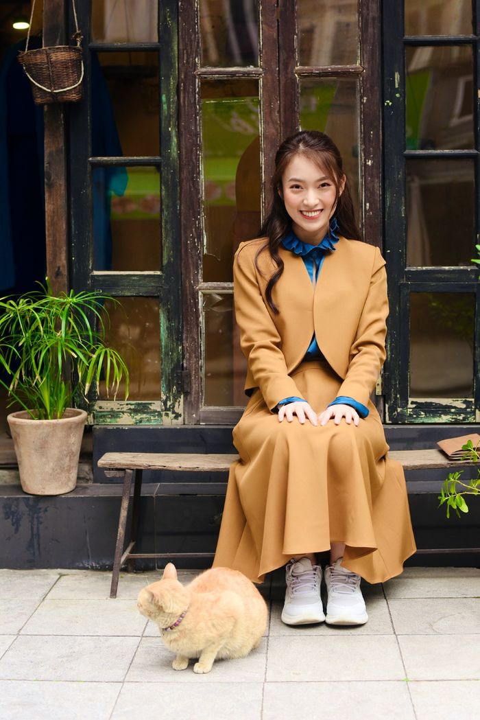 Sao Việt giỏi ngoại ngữ nhất Vbiz: Giáng My 4 thứ tiếng chưa phải nhất