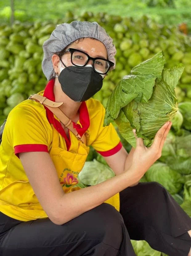 Sao Việt quay xe ngừng làm từ thiện: Nghỉ ngơi thôi, đã lao lực rồi