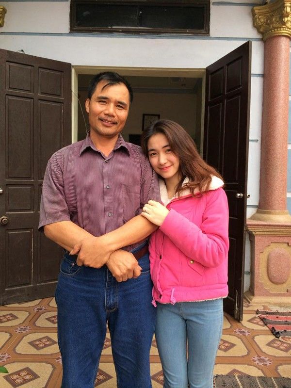 Sao Việt tự hào vì bố mẹ làm lao công: Mẹ không làm thì ai làm?