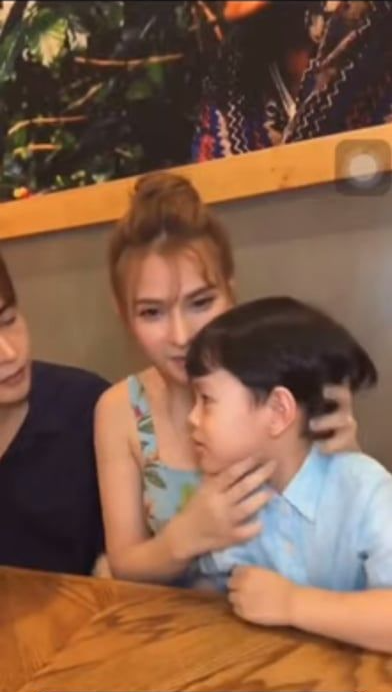 Sự cố livestream nhớ đời của sao Việt: Quyền Linh may hơn Ngọc Trinh