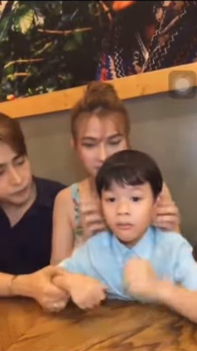 Sự cố livestream nhớ đời của sao Việt: Quyền Linh may hơn Ngọc Trinh