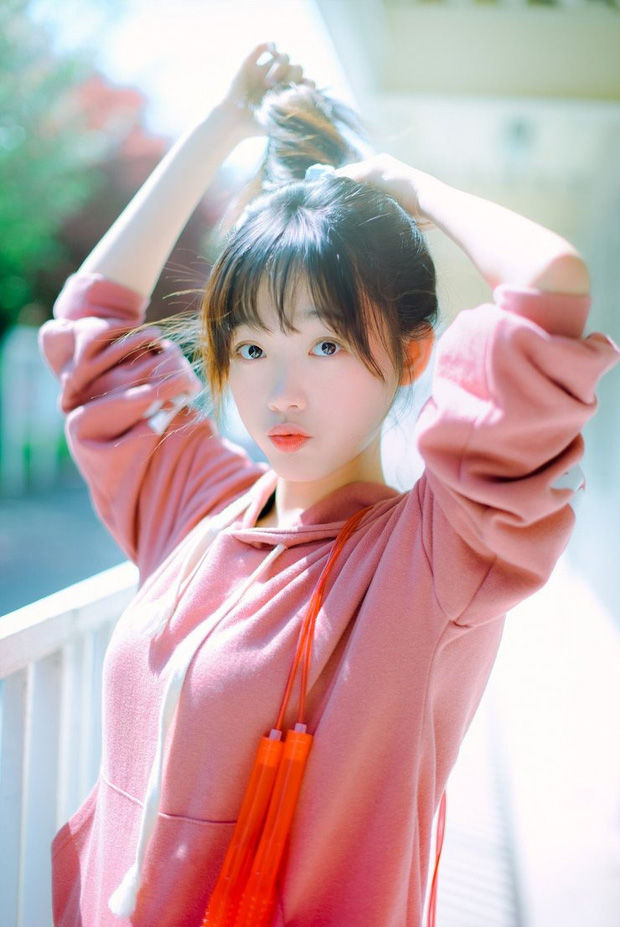 Squid Game đổ bộ, netizen sốc vì mỹ nhân na ná Sulli, Lee Sung Kyung