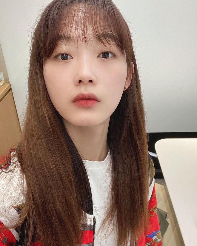 Squid Game đổ bộ, netizen sốc vì mỹ nhân na ná Sulli, Lee Sung Kyung