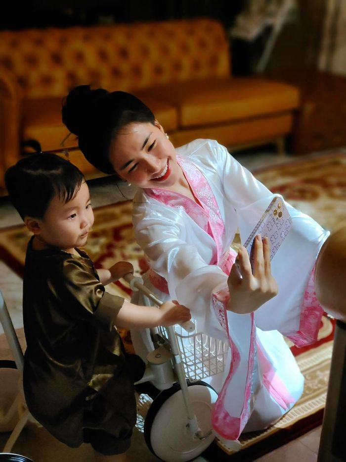 Sức hút của Bo Thúi: Làm cameo cho mẹ hút tận 9 triệu view