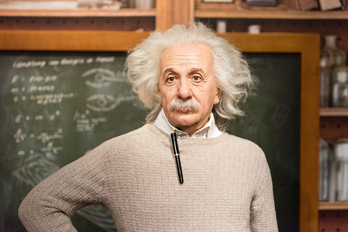 Thần đồng 10 tuổi học 2 chuyên ngành đại học, IQ hơn Albert Einstein