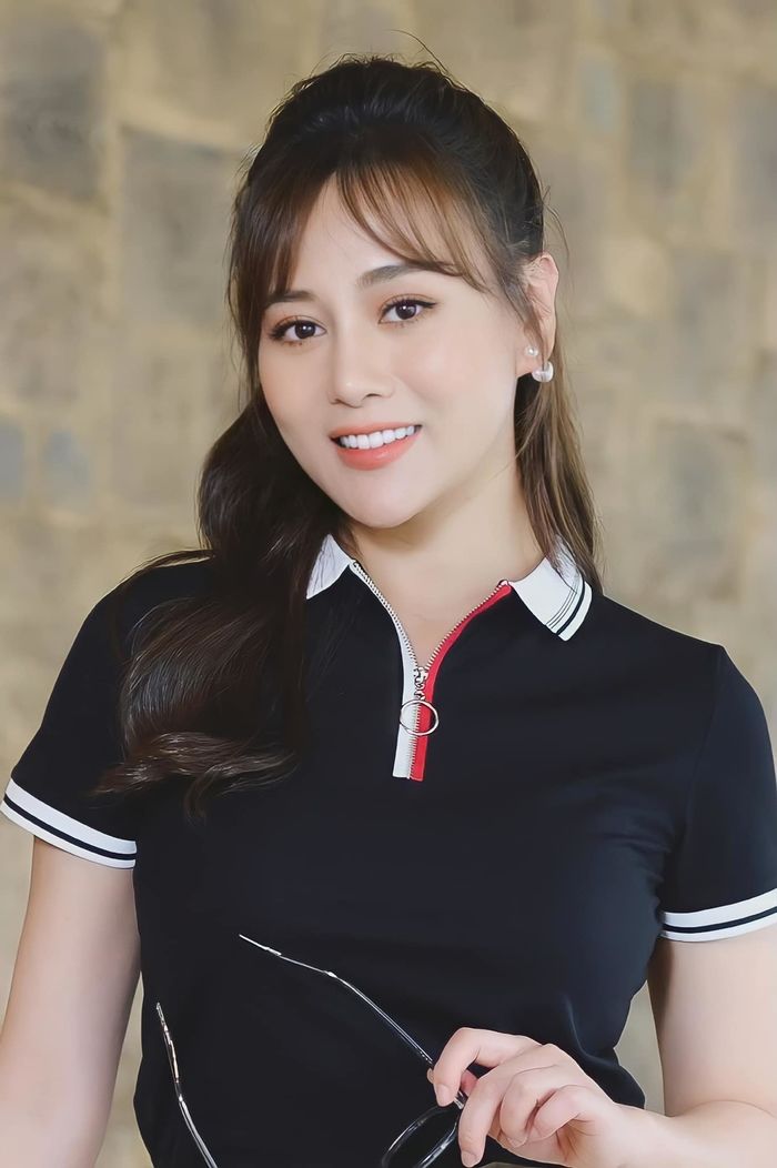 Thời trang đi tiêm vắc xin của sao Việt: Nam - Long mặc đồ giản dị