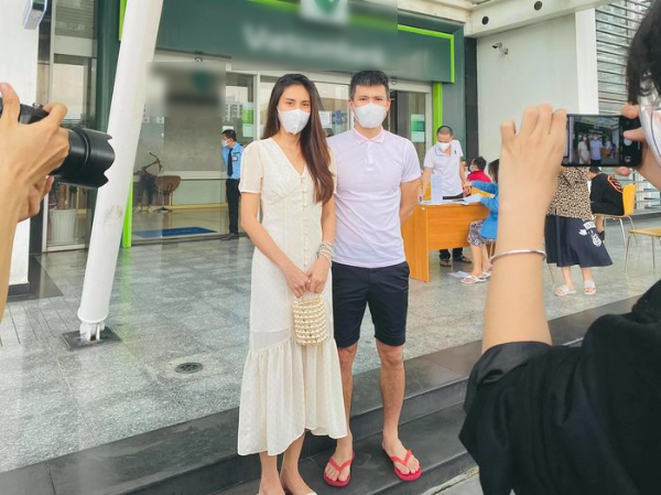 Thủy Tiên sao kê: Ai không hài lòng có thể ra ngân hàng đối chứng