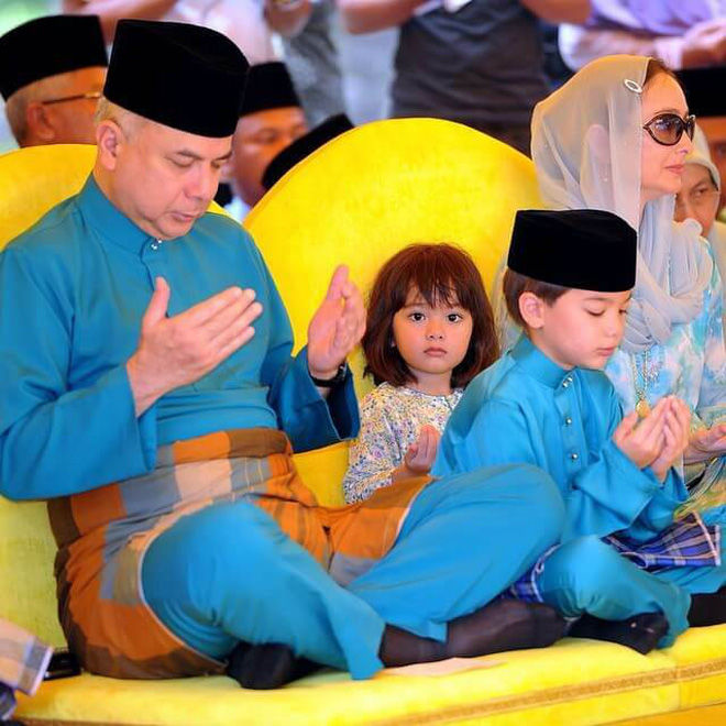 Tiểu công chúa Malaysia gây sốt với loạt biểu cảm khó ở cực đáng yêu