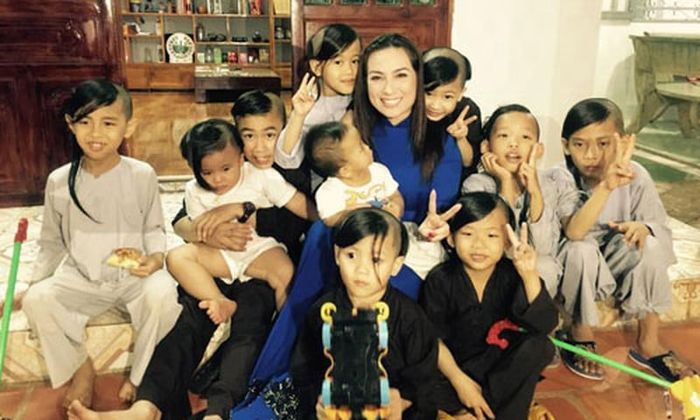 Bài thơ tri ân tỷ phú Hoàng Kiều khi nhận đỡ đầu 23 con Phi Nhung