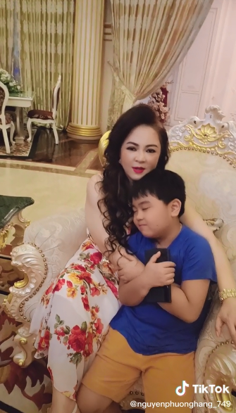 Tỷ phú nhỏ tuổi nhất Việt Nam: Nếu sau này có vợ thì vẫn yêu mẹ nhất