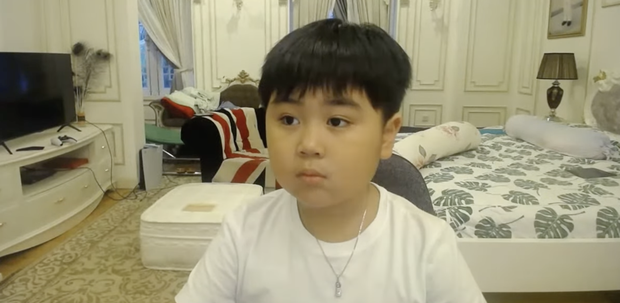 Tỷ phú nhỏ tuổi nhất Việt Nam: Tôi chỉ là con nít không liên quan gì