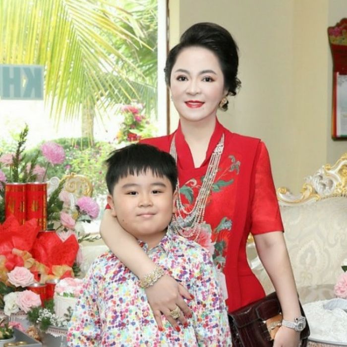 Tỷ phú nhỏ nhất VN hào phóng cho bạn tiền tiêu vặt không cần lý do