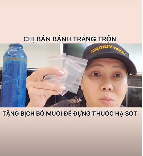 Việt Hương được chị bán bánh tráng trộn cứu 1 bàn thua trông thấy