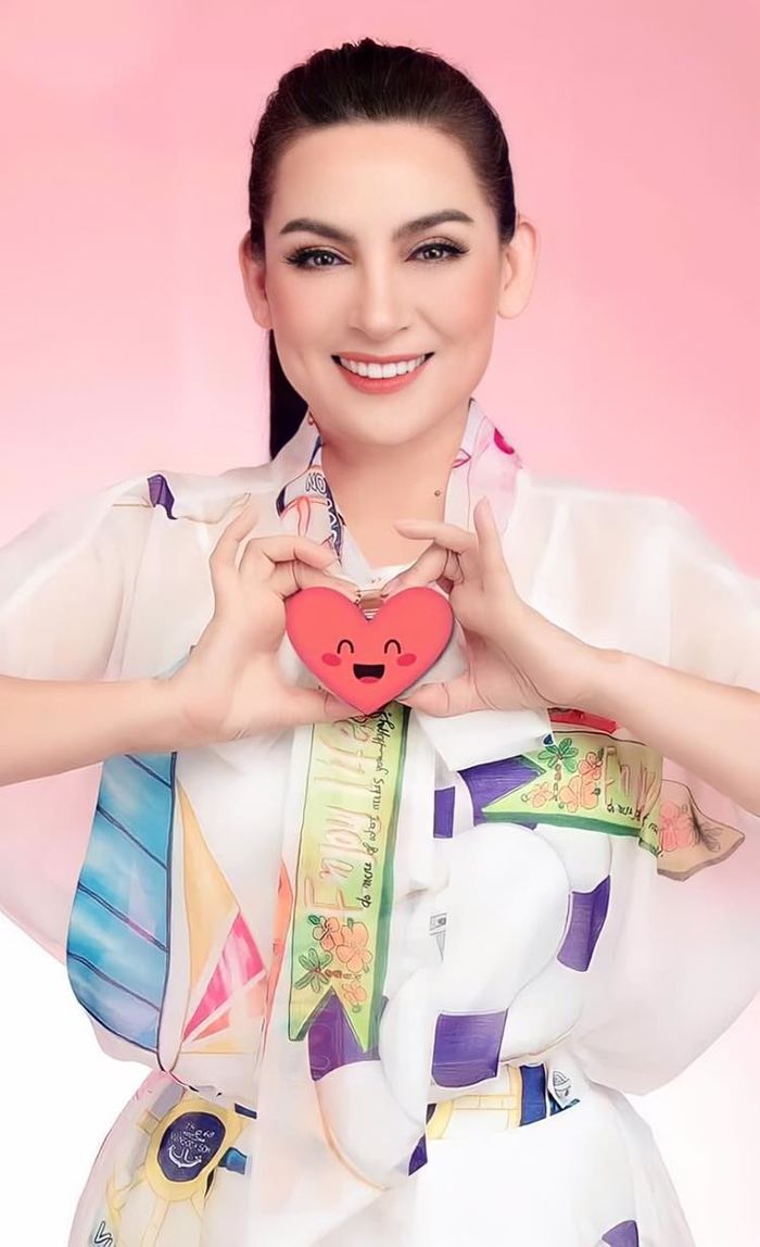 Vĩnh biệt Phi Nhung! Giọng ca quê hương huyền thoại sẽ còn sống mãi!