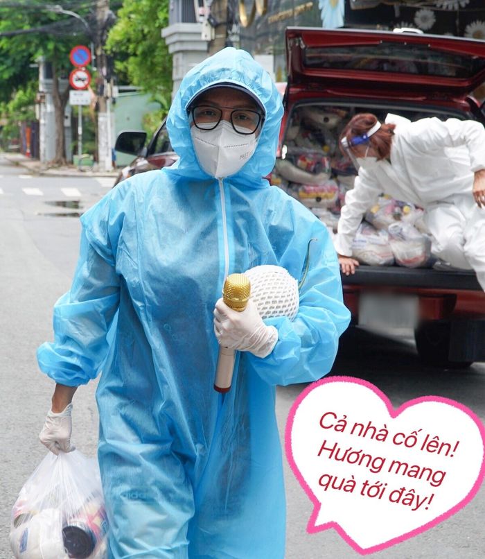 Xe chở hàng từ thiện bị lấy mất cà vẹt, Việt Hương phải cầu xin