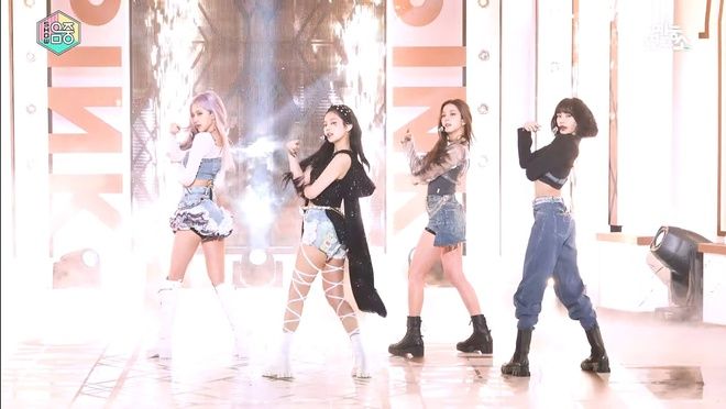 Xem MV xin đừng bấm dừng đột xuất: Đến Lisa, Jennie còn bị dìm