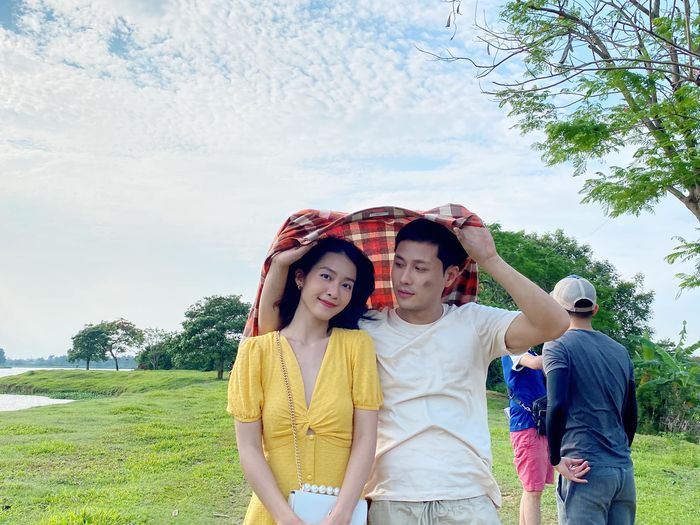 11 tháng 5 ngày: Thanh Sơn - Khả Ngân mặc tông xuyệt tông