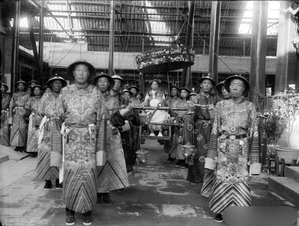 2 trò tiêu khiển lập dị của Từ Hy thái hậu khiến thái giám nghe là sợ