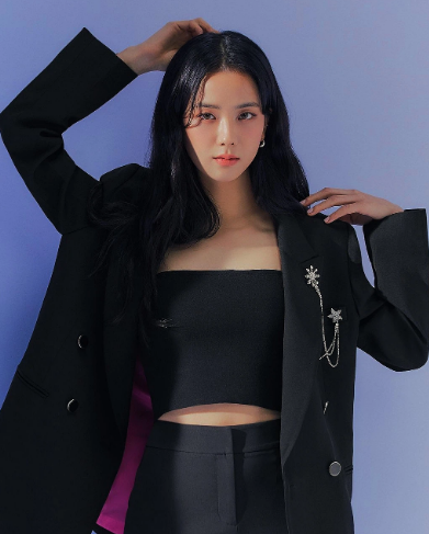 2 visual đỉnh nhất Kpop hóa soái tỷ: Thần thái Tzuyu có lấn át?
