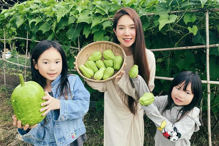 3 đại gia showbiz Việt nuôi con cực bình dân: Nhất là MC Quyền Linh