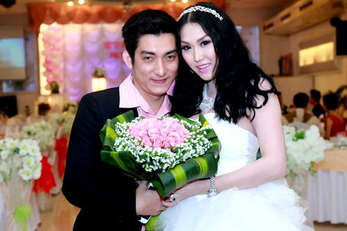 4 năm sau ly hôn: Phi Thanh Vân ở nhà 10 tỷ, chồng cũ sống nhờ vợ sau