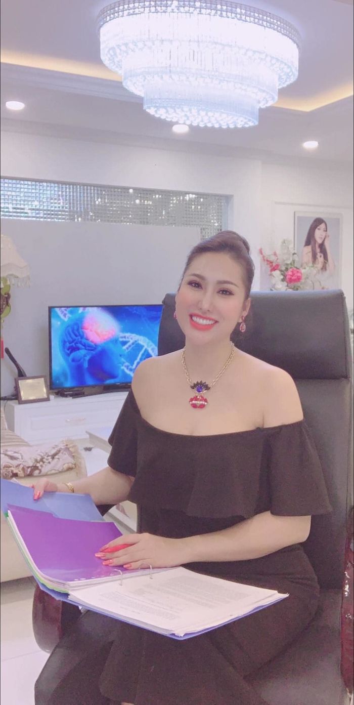4 năm sau ly hôn: Phi Thanh Vân ở nhà 10 tỷ, chồng cũ sống nhờ vợ sau