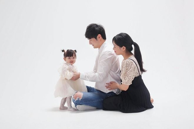 9X Việt lấy chồng Hàn đi sinh còn khóc vì sợ, bù lại con gái cực phẩm