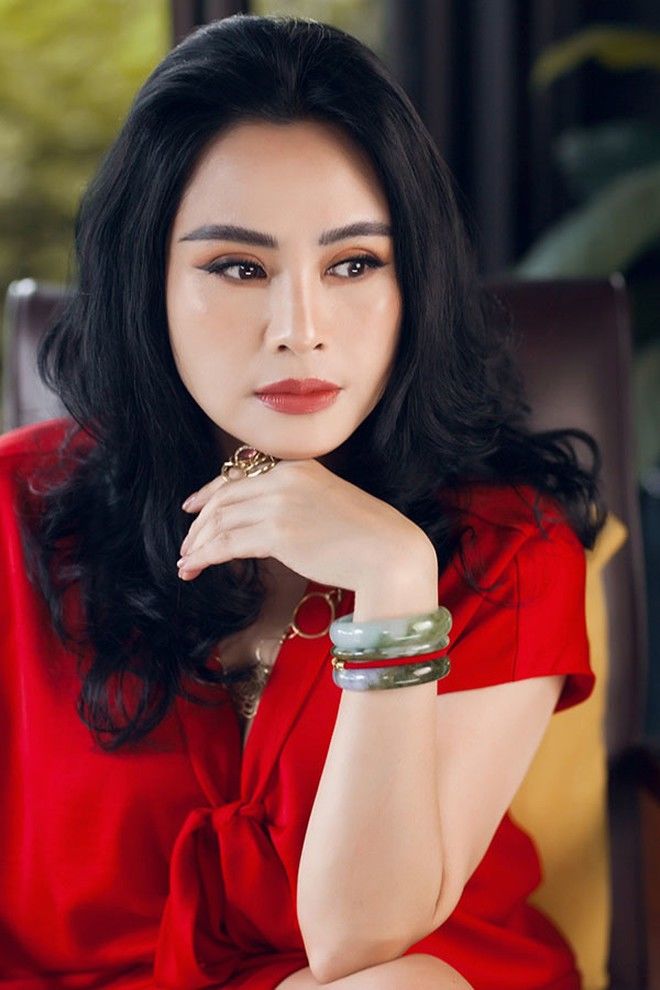 Ấm lòng người mới - người cũ trong Vbiz: không còn điểm để cho