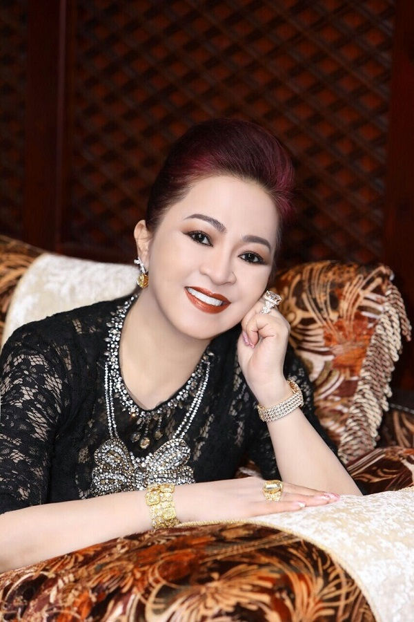 Ảnh hiếm lột tả nhan sắc thời trẻ của các nữ đại gia Việt