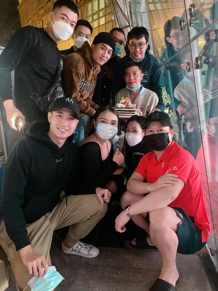 Ảnh hot sao Việt 17/10: Ngọc Sơn phủ nhận tức giận Hồ Văn Cường