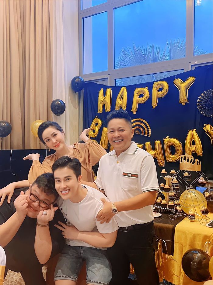 Ảnh hot sao Việt 22/10: Đông Nhi đưa Winnie đi gặp sui gia tương lai