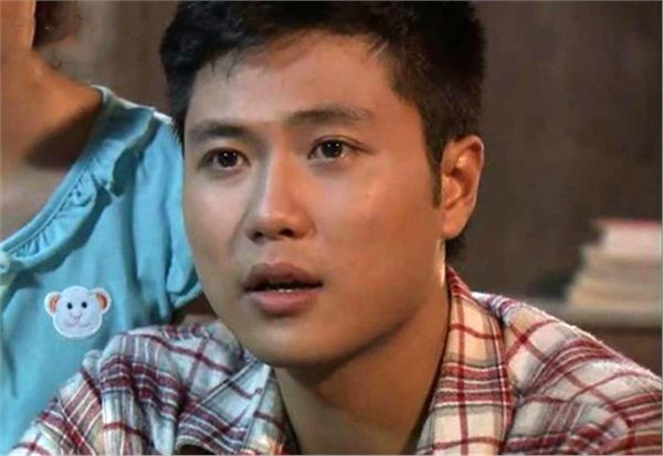Ảnh quá khứ Thanh Sơn - Khả Ngân: Nàng thoát mác hotgirl chân cột đình