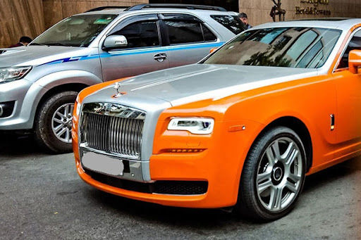 Bà Phương Hằng khoe Rolls-Royce màu hồng còn phán: Có mấy triệu đô à