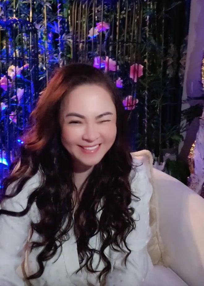 Bà Phương Hằng được đơn vị xứ Trung mời làm đại diện truyền thông