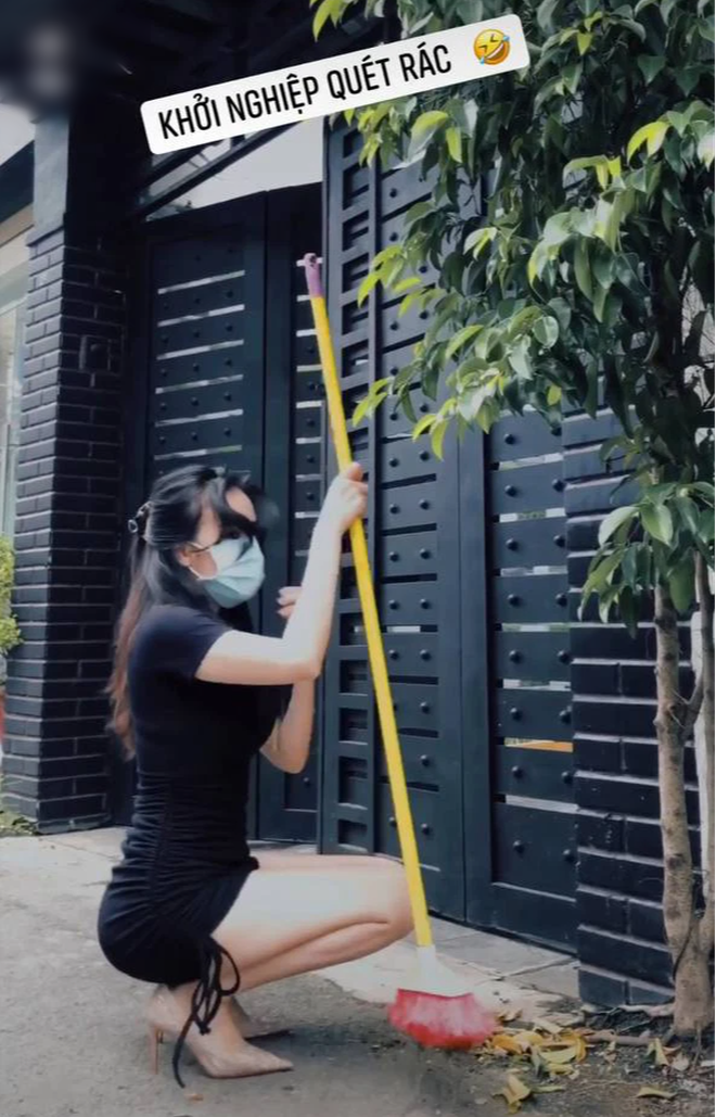 Bà Tưng khởi nghiệp quét rác: Thời trang vẫn gây nhức mắt như thường